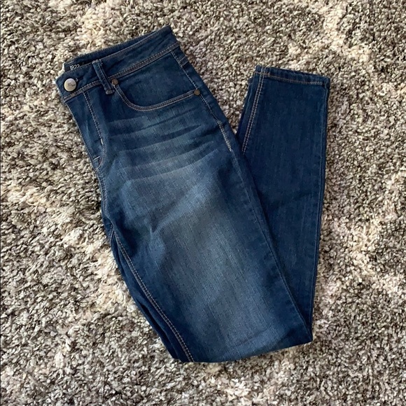 1822 Denim Denim - NWOT dark wash skinny jeans